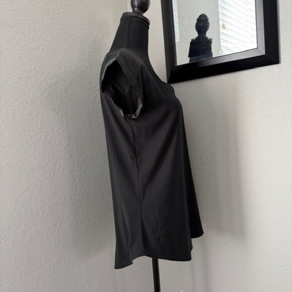 EXPRESS Black V-Neck Short Sleeve Blouse Small - Picture 4 of 12